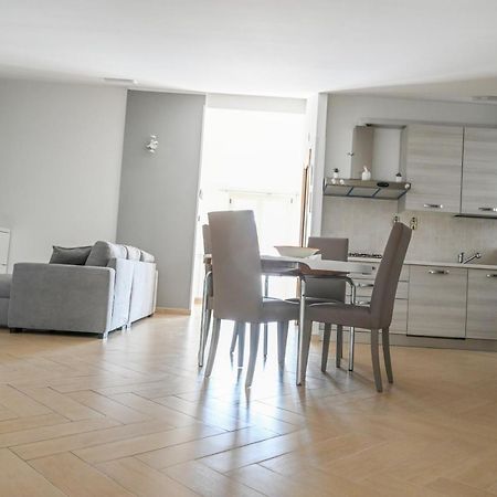 Appartamento Charlotte Marconia Esterno foto